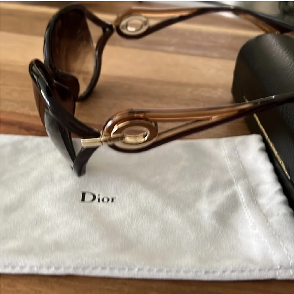 NWOT DIOR SUNGLASSES💗💗💗